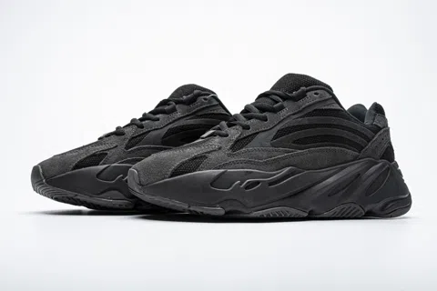 Yeezy Boost 700 V2 Vanta – photo 5
