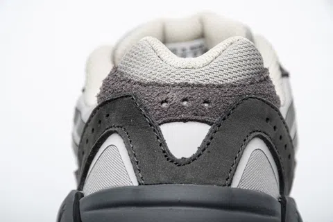 Yeezy Boost 700 V2 Tephra – photo 7