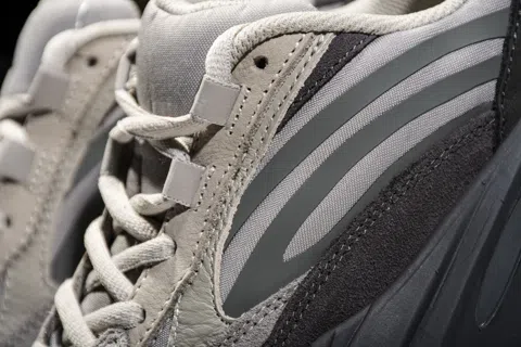 Yeezy Boost 700 V2 Tephra – photo 11