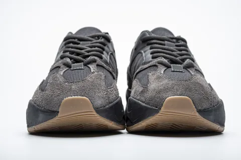 Yeezy Boost 700 Utility Black – photo 8