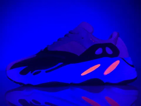 Yeezy Boost 700 Solid Grey – photo 3