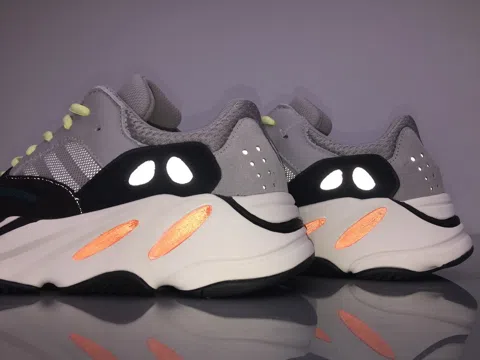 Yeezy Boost 700 Solid Grey – photo 5