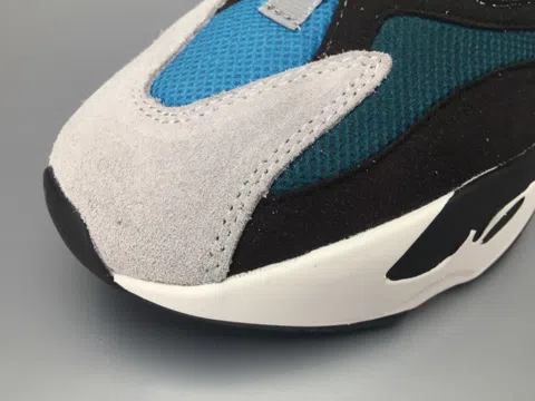 Yeezy Boost 700 Solid Grey – photo 10