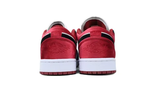 Air Jordan 1 Low Velvet Black Toe – photo 3