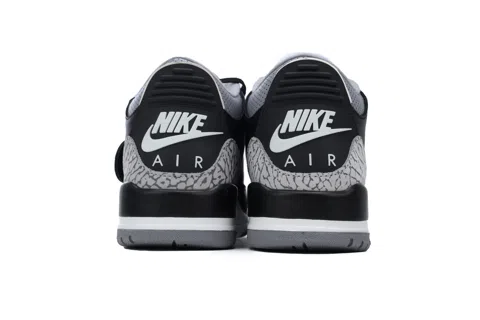 Air Jordan 3 Black Cement – photo 3