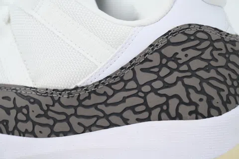Air Jordan 11 Low Cement Grey – photo 5