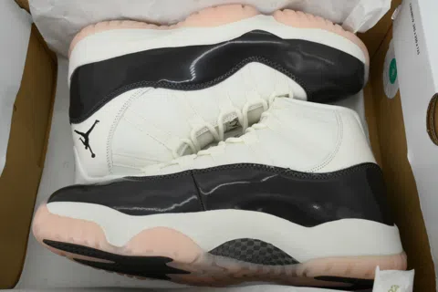Air Jordan 11 Neapolitan – photo 7