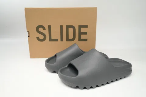 Yeezy Slide Dark Grey – photo 7