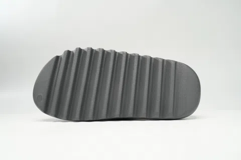 Yeezy Slide Dark Grey – photo 4