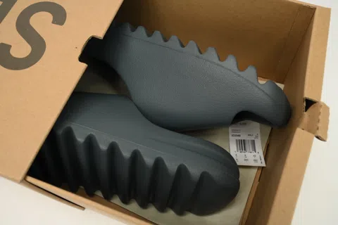 Yeezy Slide Dark Grey/Green – photo 8