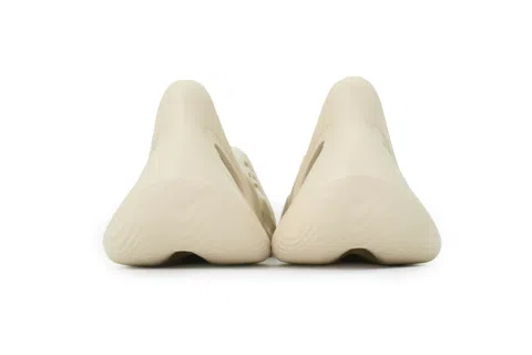 Yeezy Foam Runner Bone – photo 3