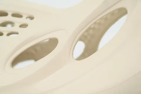 Yeezy Foam Runner Bone – photo 5