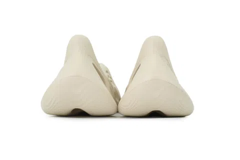 Yeezy Foam Runner Sand – photo 3