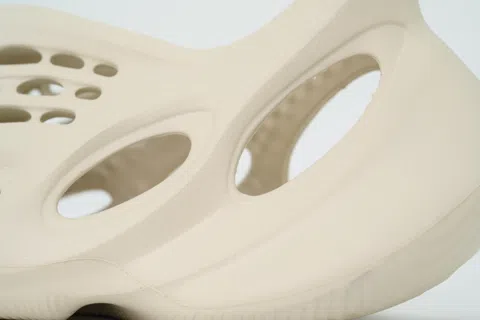 Yeezy Foam Runner Sand – photo 5