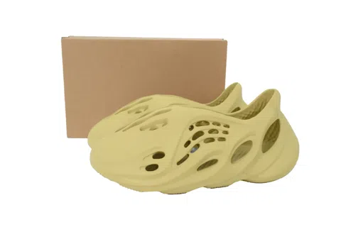 Yeezy Foam Runner Cream – photo 6