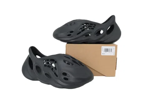 Yeezy Foam Runner Black – photo 7