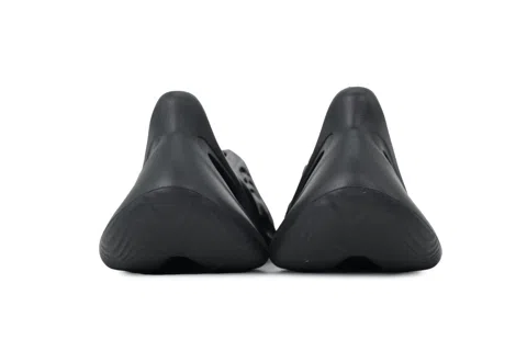 Yeezy Foam Runner Black – photo 4