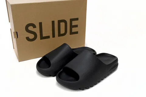 Yeezy Slide Onyx – photo 7