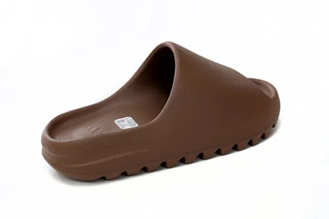 Yeezy Slide Brown – photo 3