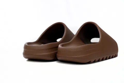 Yeezy Slide Brown – photo 4