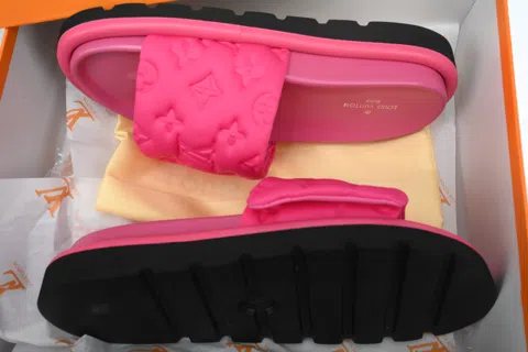 Louis Vuitton Pool Pillow Comfort Mule Pink – photo 8