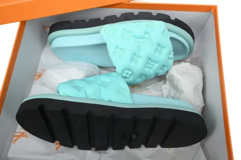 Louis Vuitton Pool Pillow Comfort Mule Light Blue – photo 8