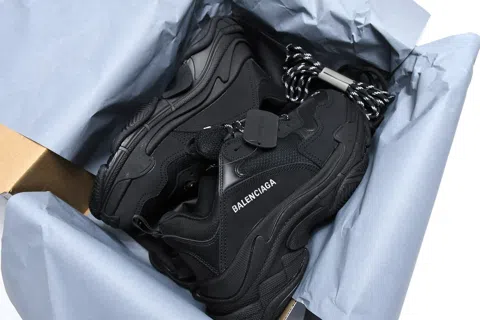Balenciaga Triple S Triple Black – photo 12