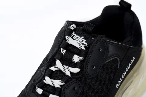 Balenciaga Triple S Clear Sole Black – photo 7