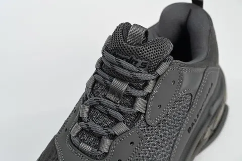 Balenciaga Triple S Clear Sole Dark Grey – photo 7
