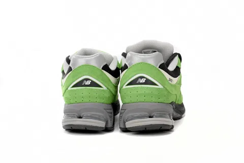 New Balance 2002R Black/Green – photo 4