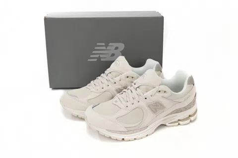 New Balance 2002R Cream – photo 9