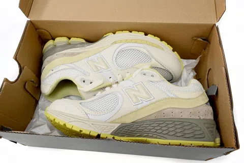 New Balance 2002R Light Yellow – photo 10
