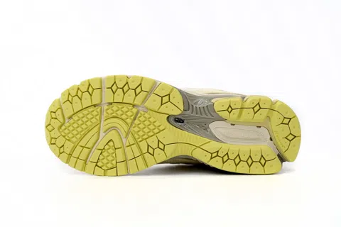 New Balance 2002R Light Yellow – photo 5