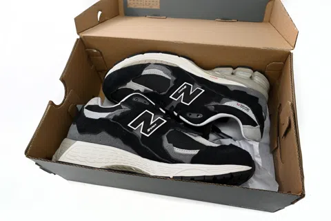 New Balance 2002R Black – photo 10