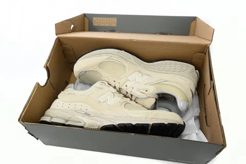 New Balance 2002R Cream/White – photo 10