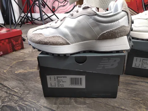 New Balance 327 Red/Brown – photo 11
