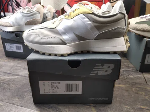 New Balance 327 Cream – photo 11