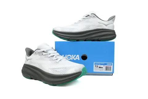 HOKA Clifton 9 Stealth Tech Pack – photo 7