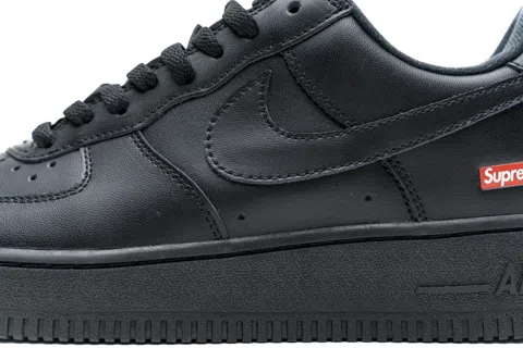 Supreme x Nike Air Force 1 Low Triple Black – photo 9