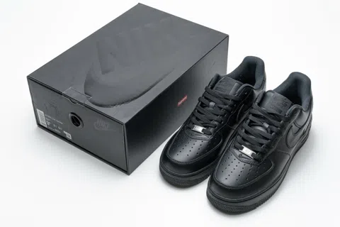 Supreme x Nike Air Force 1 Low Triple Black – photo 12