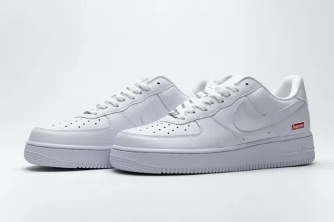 Supreme x Nike Air Force 1 Low Triple White – photo 5