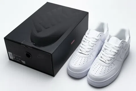 Supreme x Nike Air Force 1 Low Triple White – photo 12
