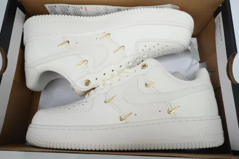 Nike Air Force 1 Low Gold – photo 8