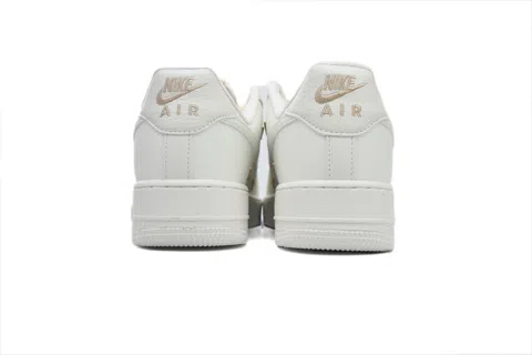 Nike Air Force 1 Low Gold – photo 3