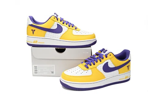Kobe Bryant x Nike Air Force 1 Low Lakers – photo 9