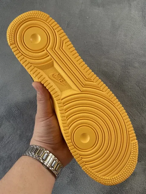 Off-White x Nike Air Force 1 Low Yellow – photo 8
