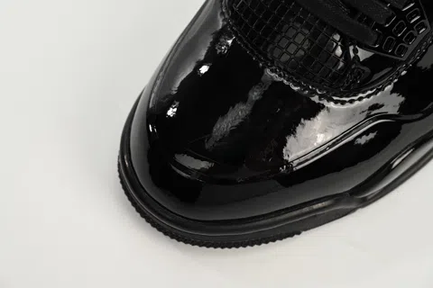 Air Jordan 4 Black Patent – photo 8
