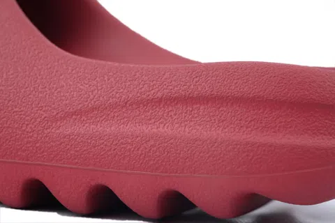 Yeezy Slide Carmine Red – photo 5