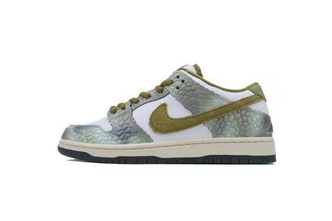 Nike SB Dunk Low Chameleon