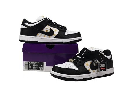 Supreme x Nike SB Dunk Low Black Stars – photo 9